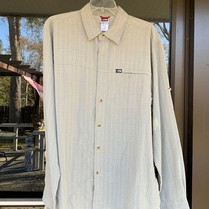 The North Face man’s shirt